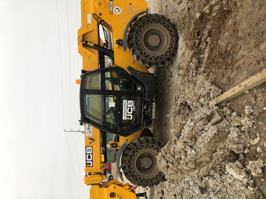 2019 JCB 509-42 Cab/Heat/Air, 74 HP, Solid Tires, STD Worklight, Beacon, Aux Hydraulics, Lifting Eye, Back up Alarm 66" Carriage/60" Forks