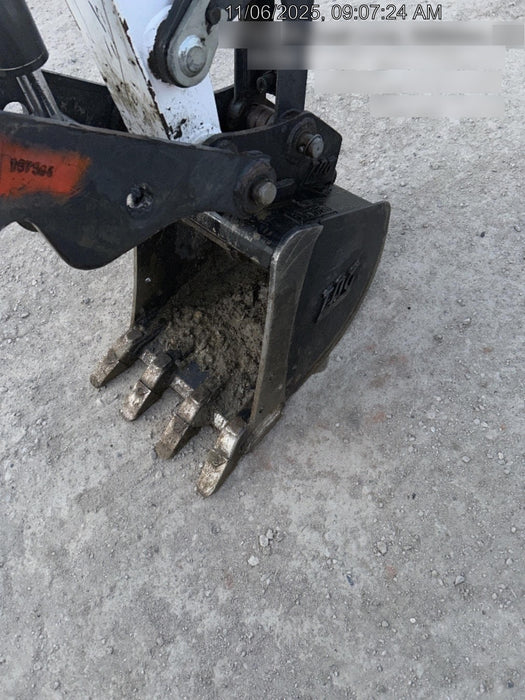 2025 TAKEUCHI 18" HD Bucket - Takeuchi