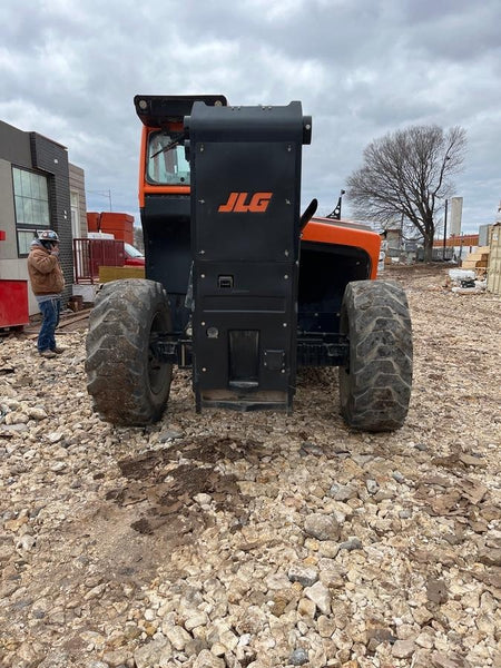 2021 JLG 1075