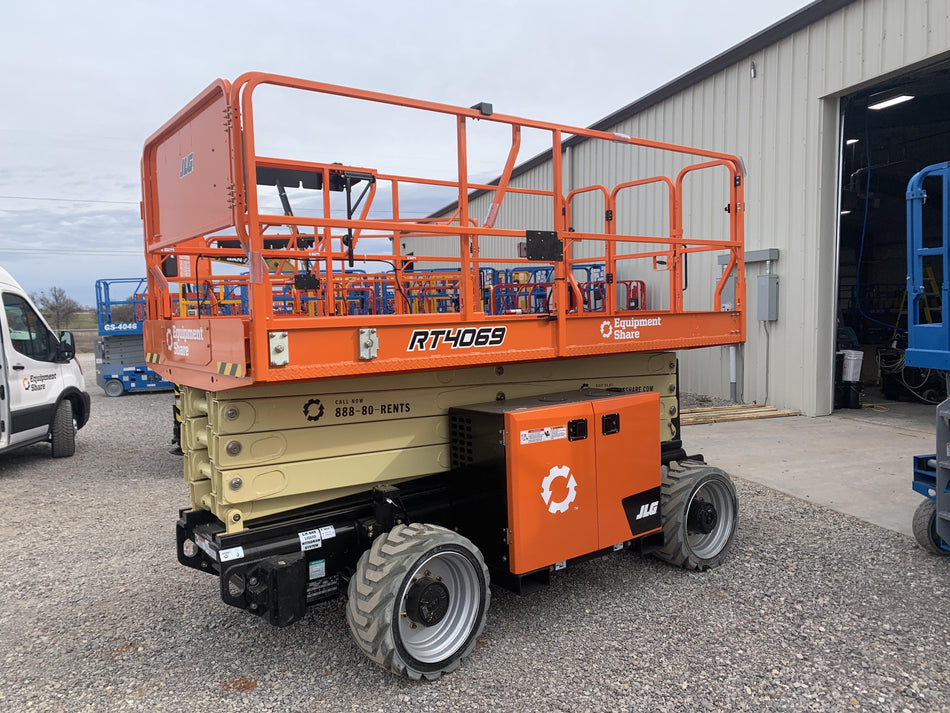 2022 JLG RT4069