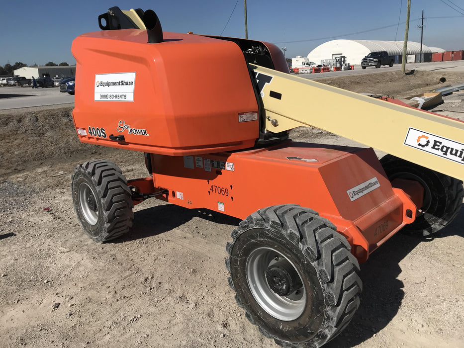 2019 JLG 400S