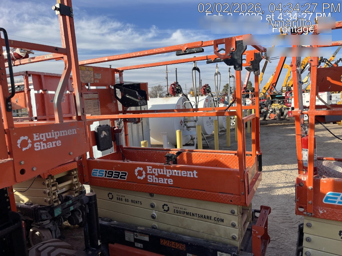 2022 JLG ES1932
