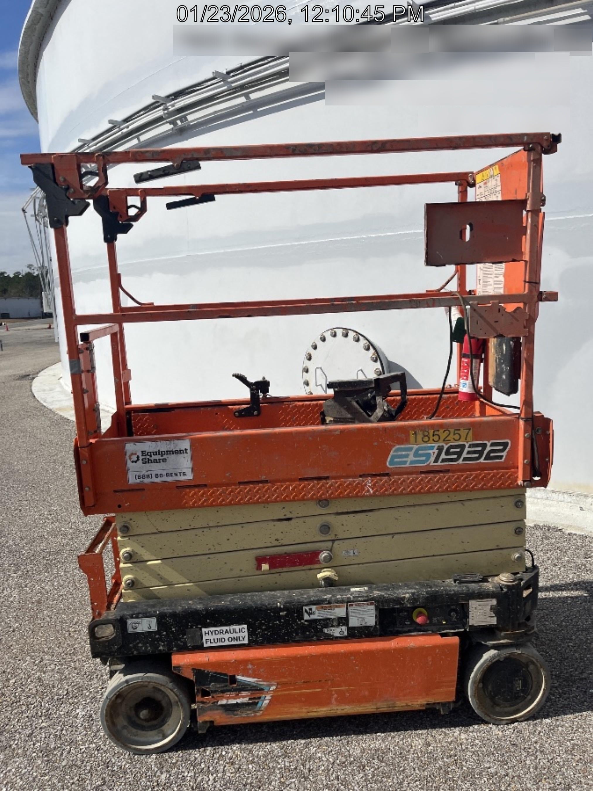 2021 JLG ES1932