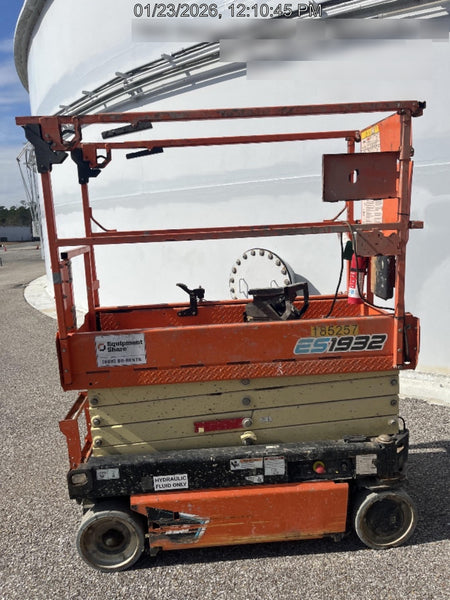 2021 JLG ES1932