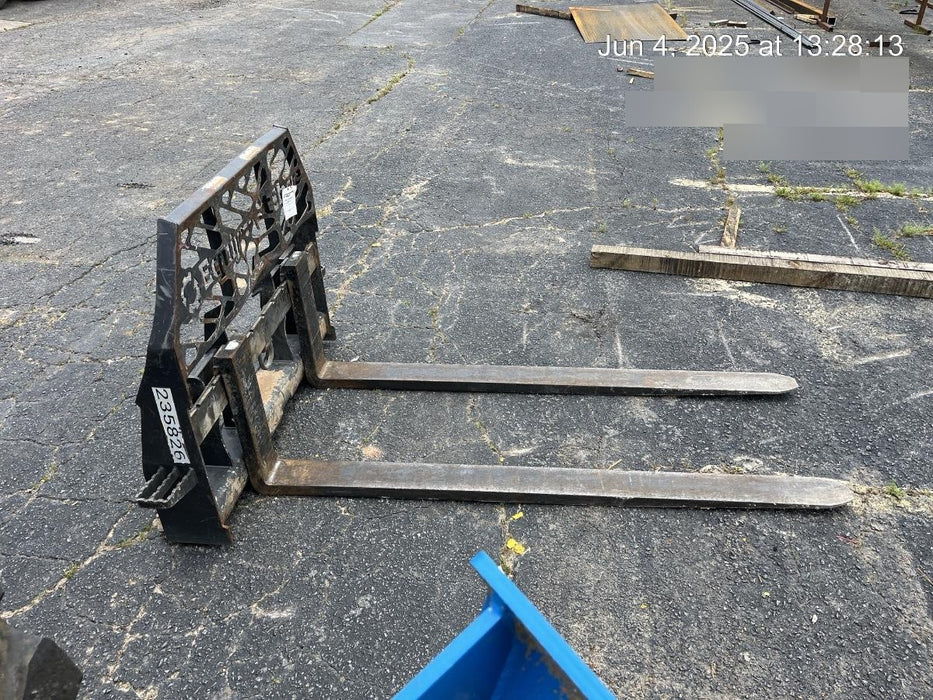 2022 PALADIN 48" Pallet Forks - Paladin