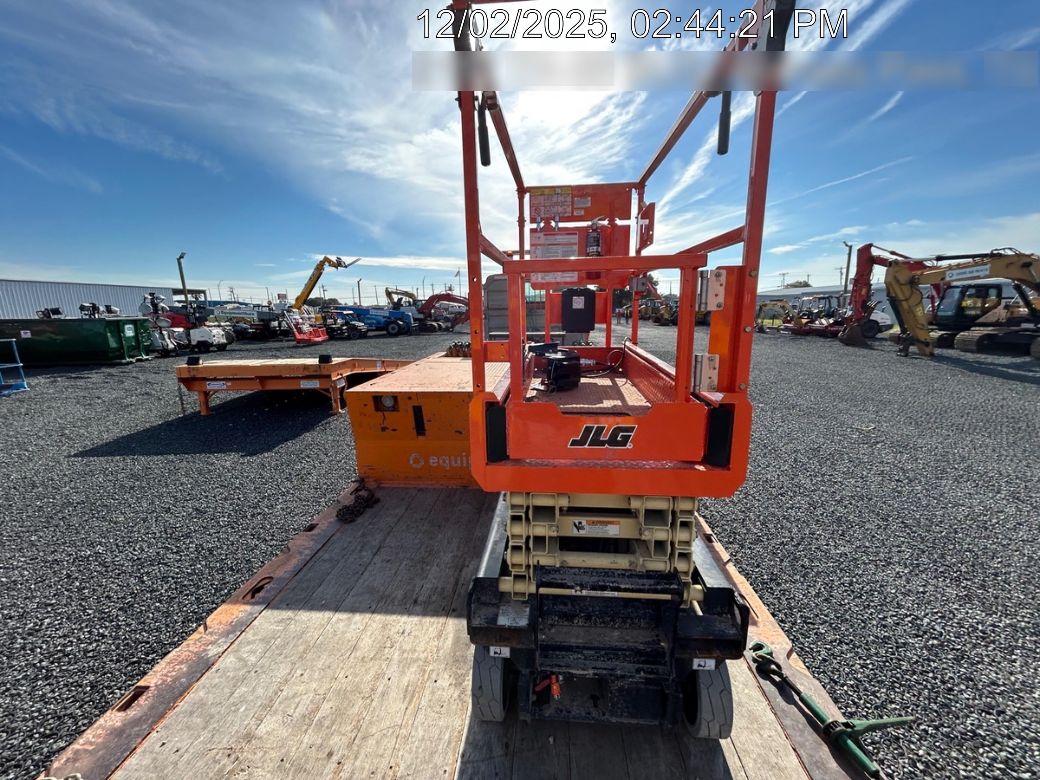 2025 JLG ES1932