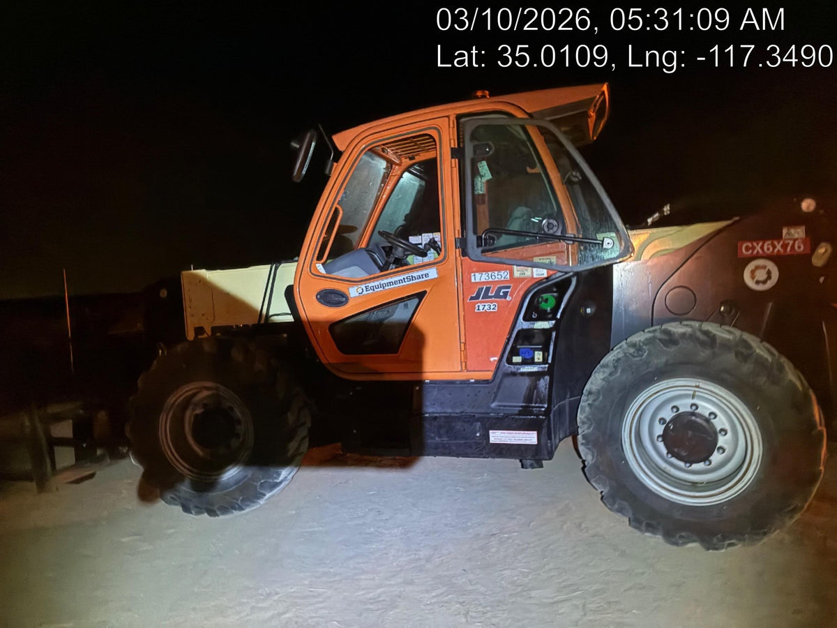 2021 JLG 1732