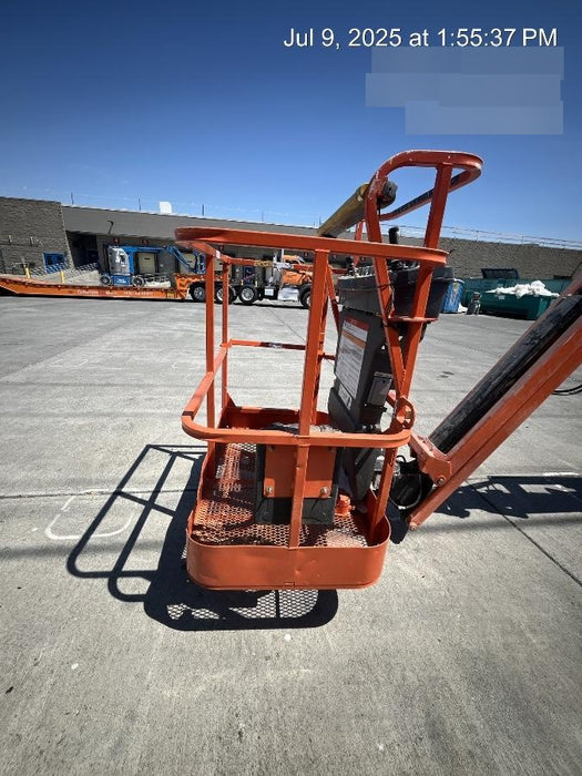 2019 JLG E300AJP