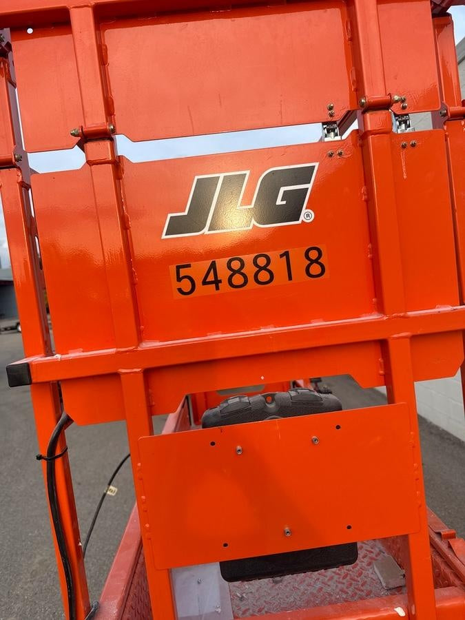 2025 JLG ES1932