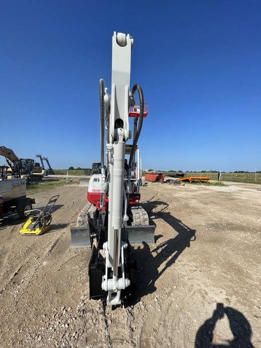 2021 TAKEUCHI TB250-2