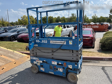 2022 GENIE GS-1932