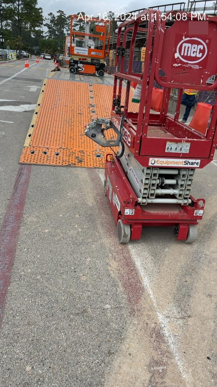 2019 MEC 1330SE MEC 1330SE w/ES Track Hardware, Full Extended 2 Year Warranty