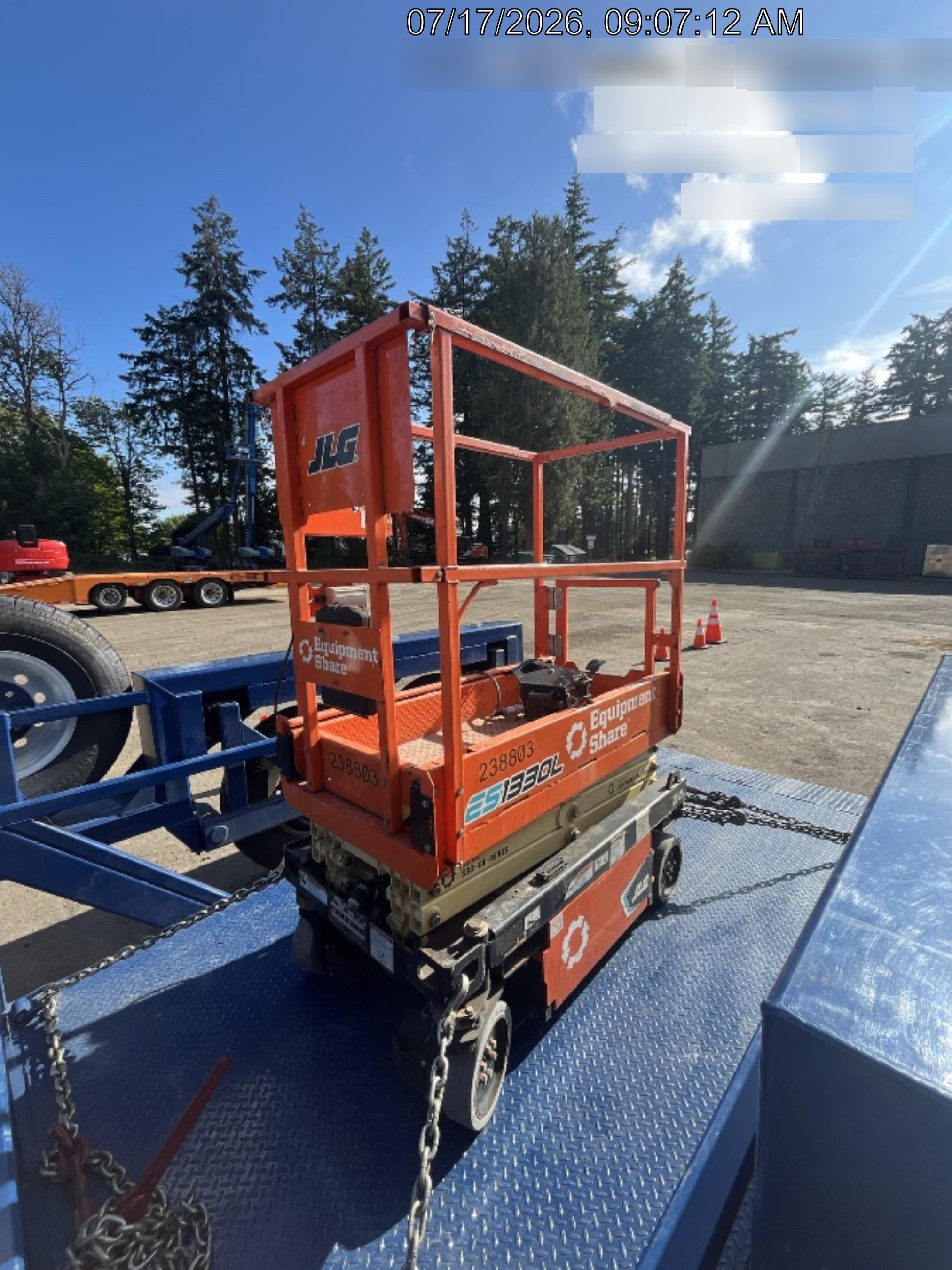 2022 JLG ES1330L