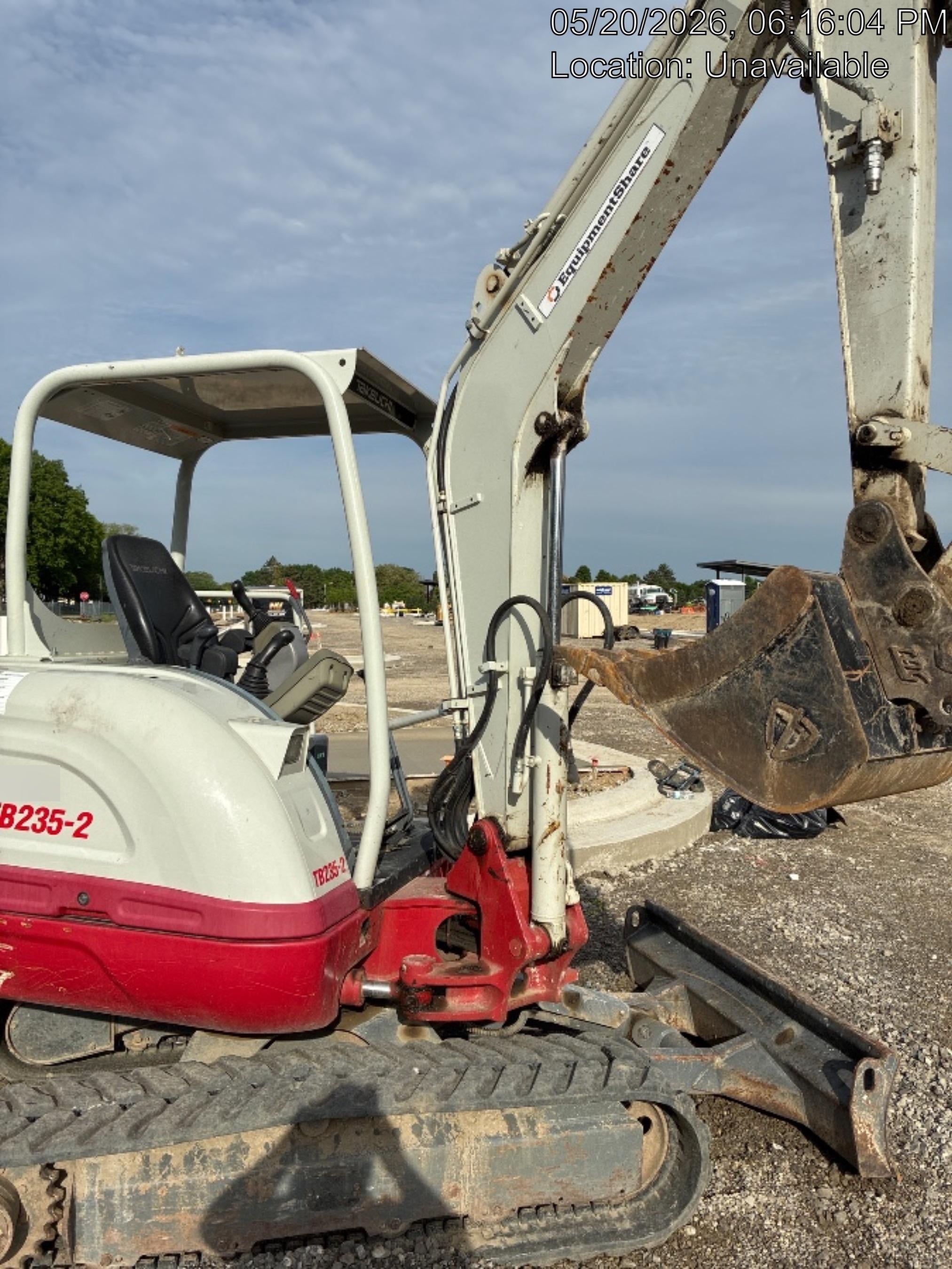 2021 TAKEUCHI TB235-2R