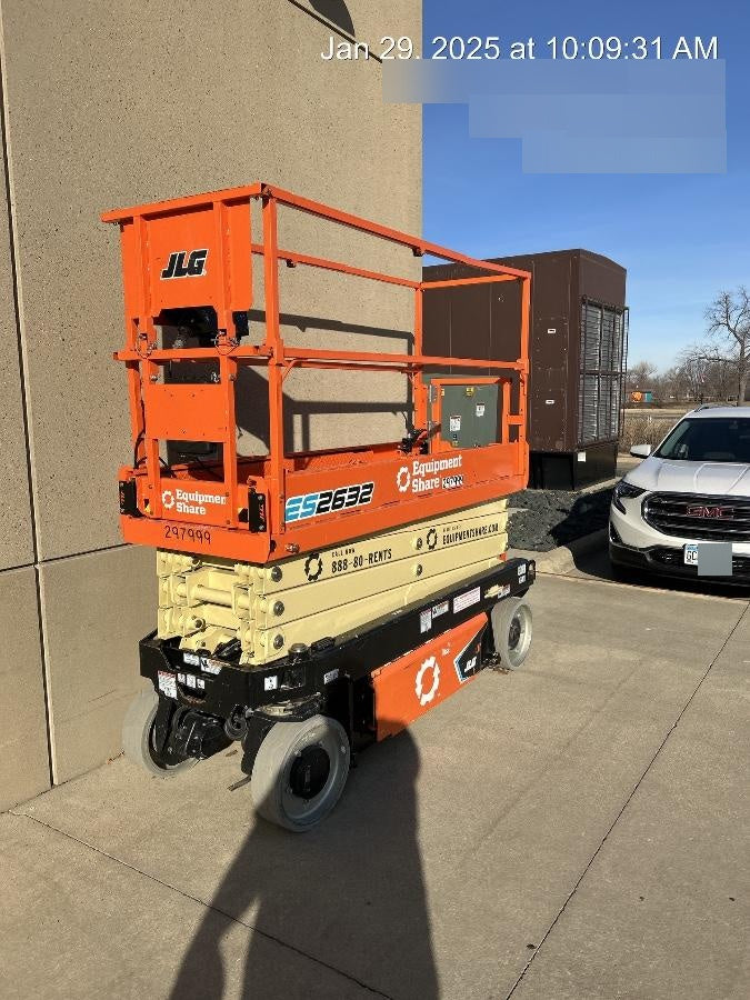 2023 JLG ES2632