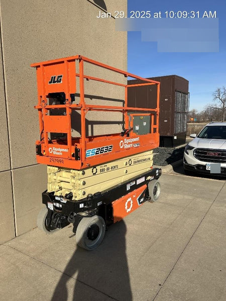 2023 JLG ES2632