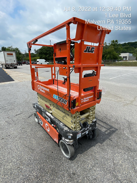 2022 JLG ES1932