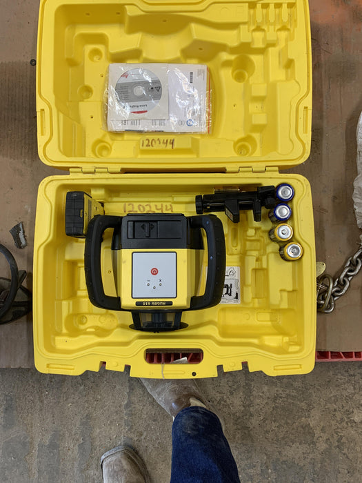 2020 LEICA Rugby 610