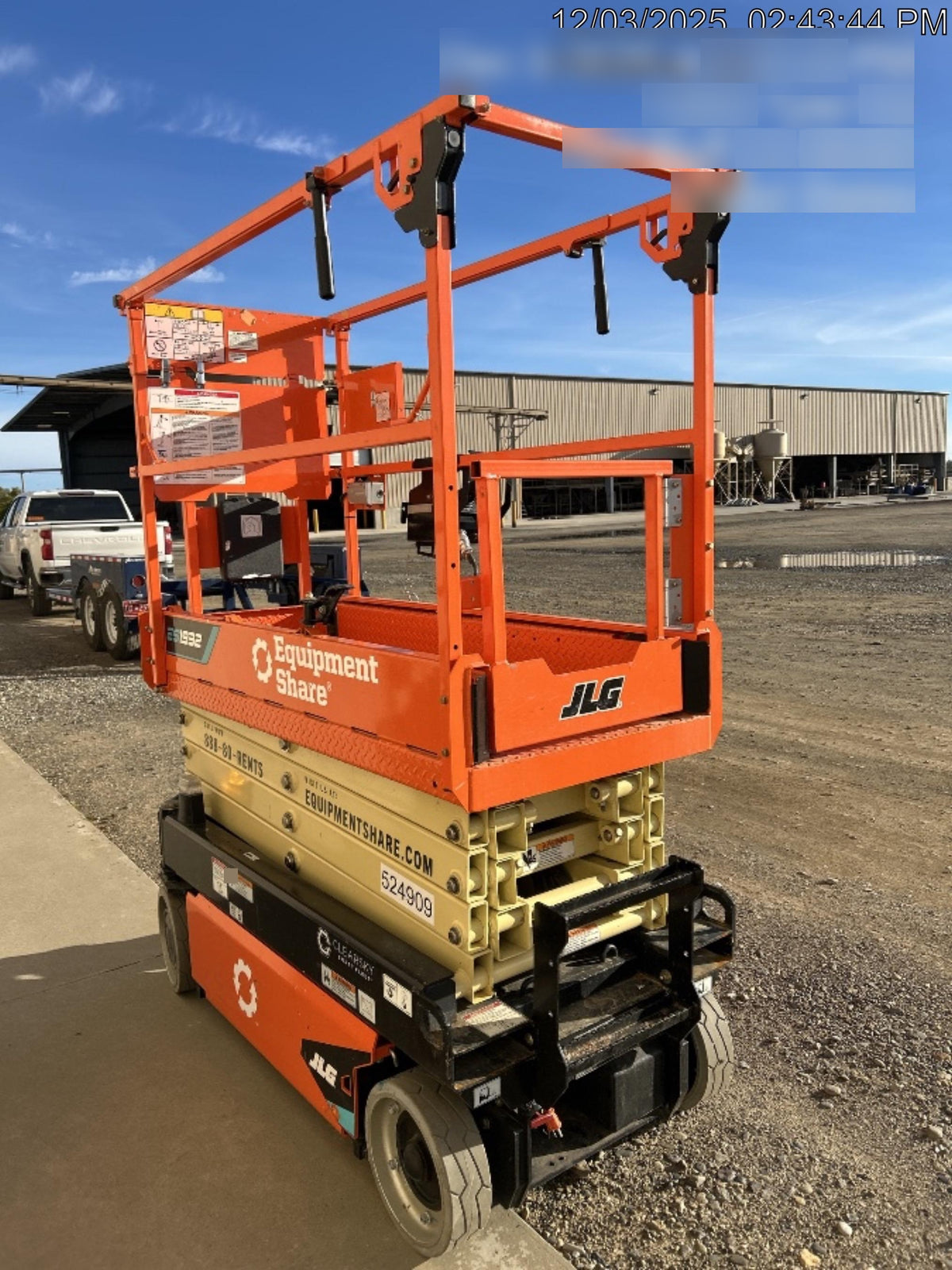2025 JLG ES1932