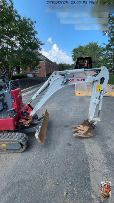 2022 TAKEUCHI TB210R