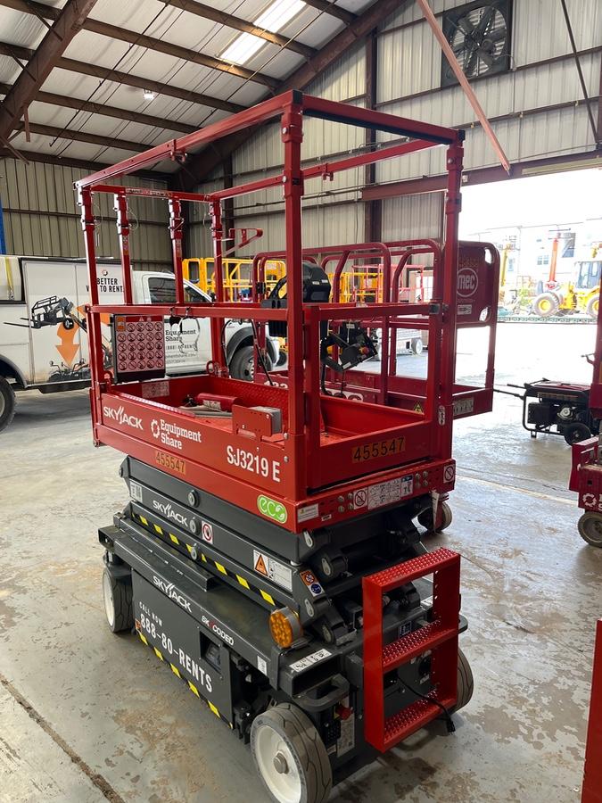 2024 Skyjack SJ3219 Electric Drive, Sld NM Tires, DBcns, RFRails, Power to Platform, T3 + Access Control