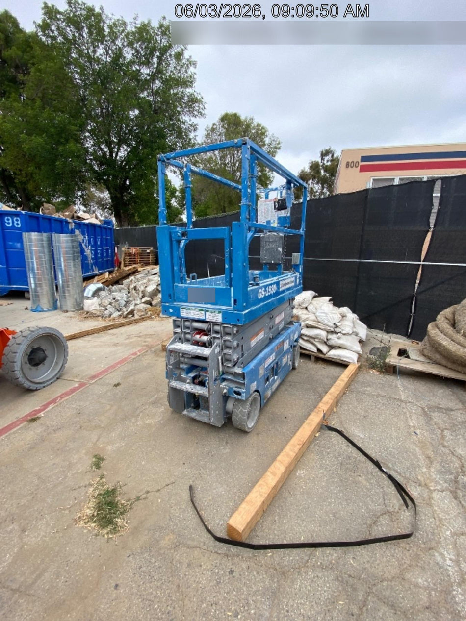 2020 Genie GS-1930 Solid Non Marking Tires, Beacon, Folding rails with half height swing gate, 800W Inverter