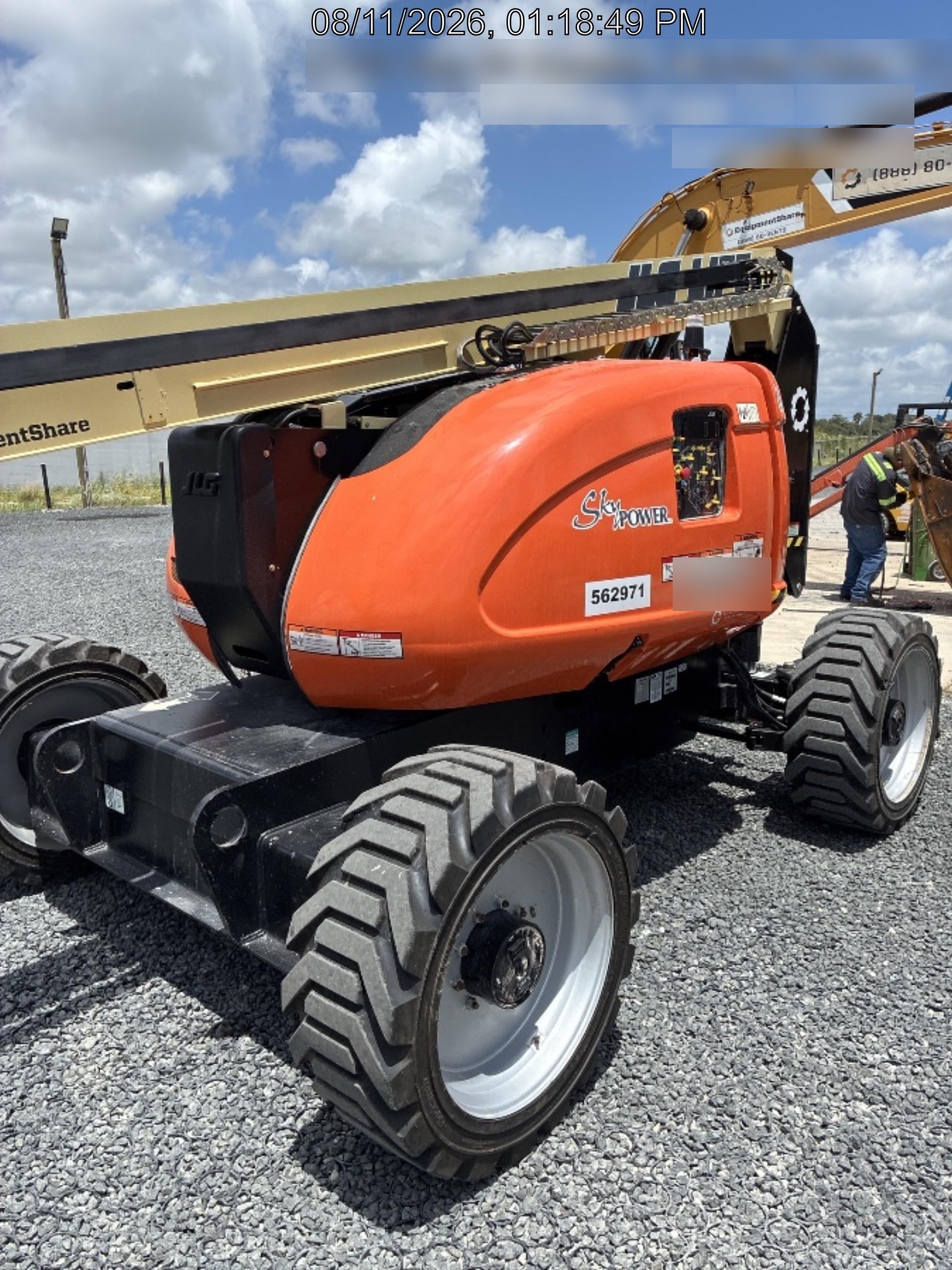 2025 JLG 600AJ