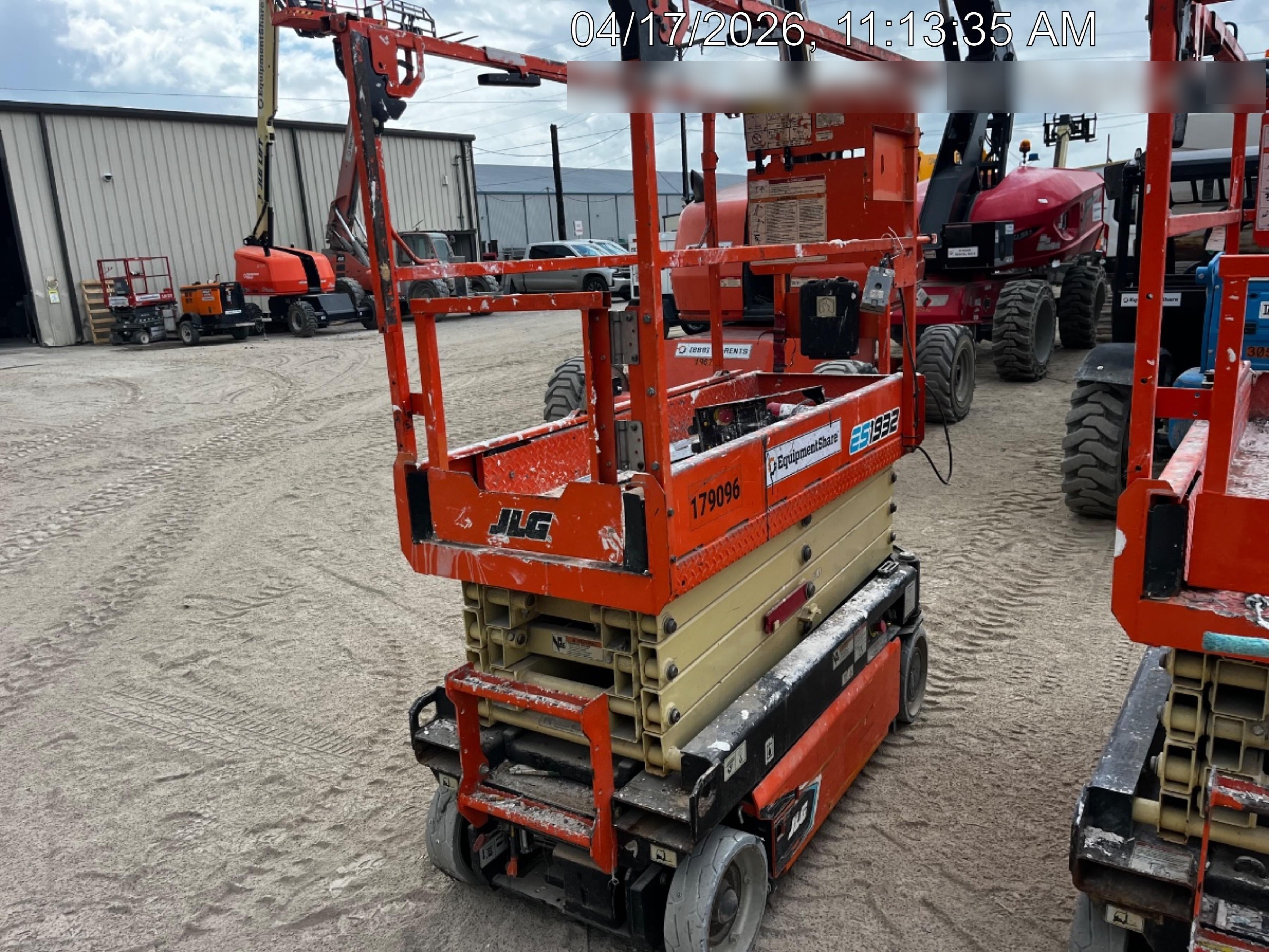 2021 JLG ES1932