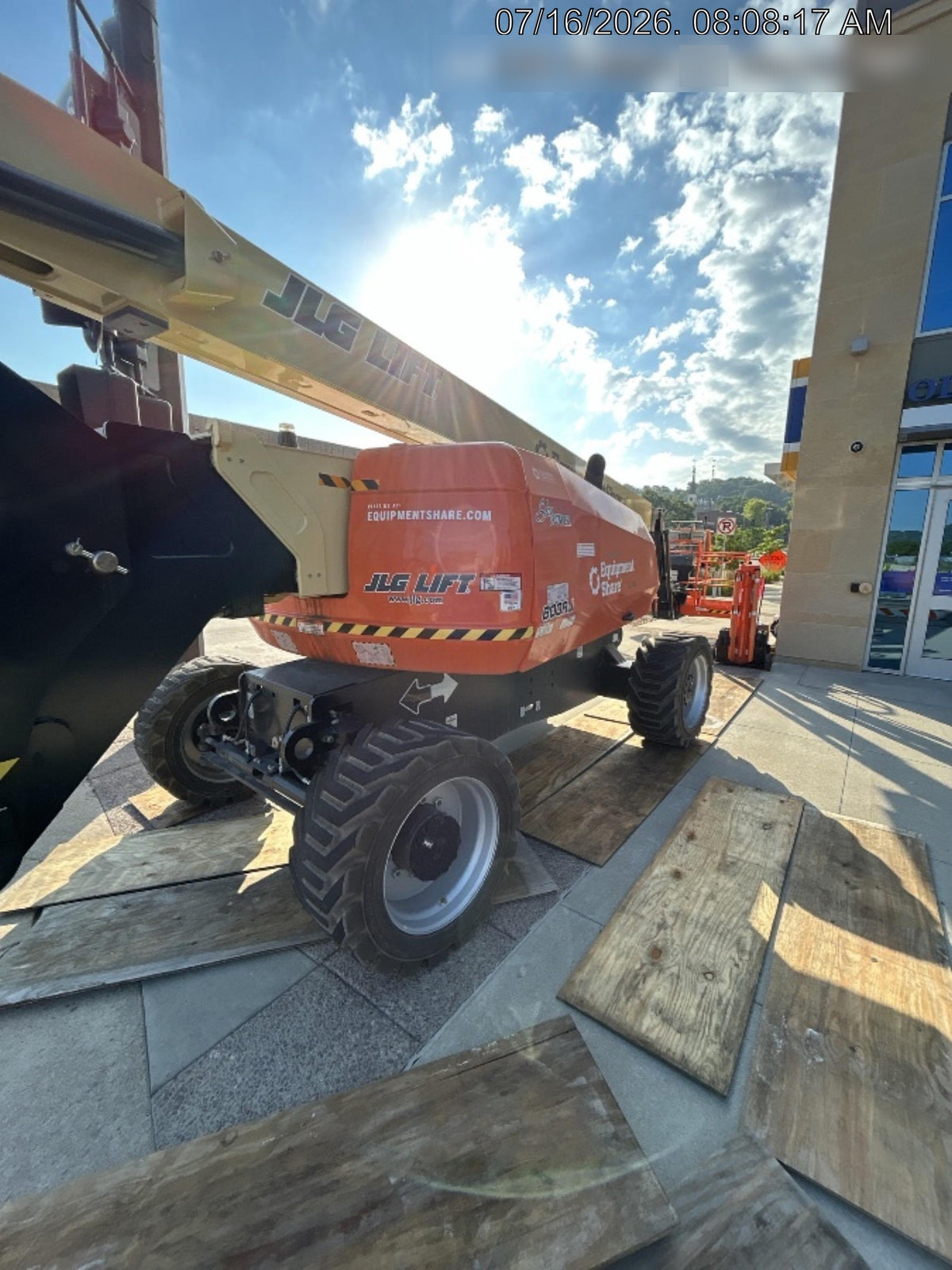 2025 JLG 800AJ