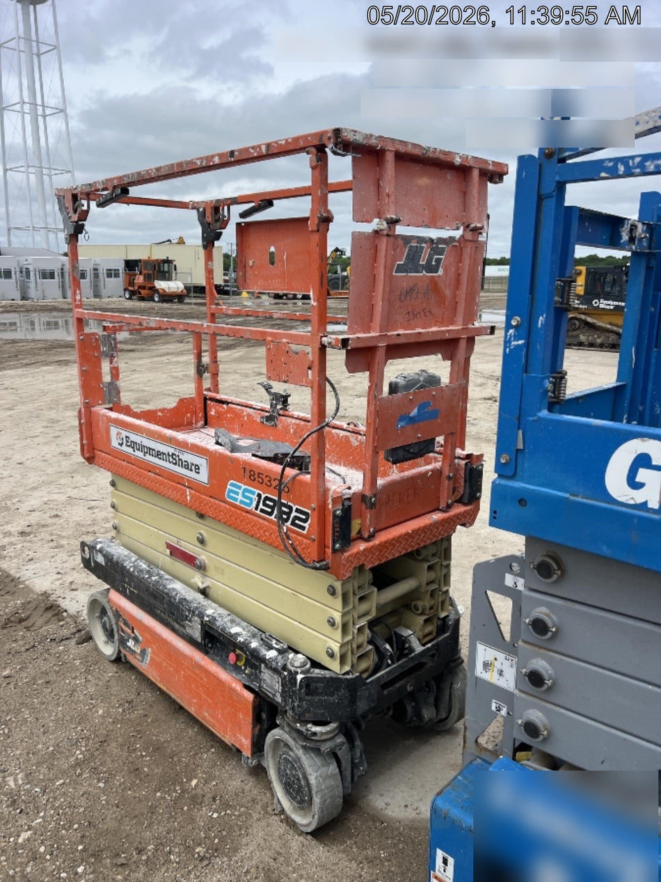 2021 JLG ES1932