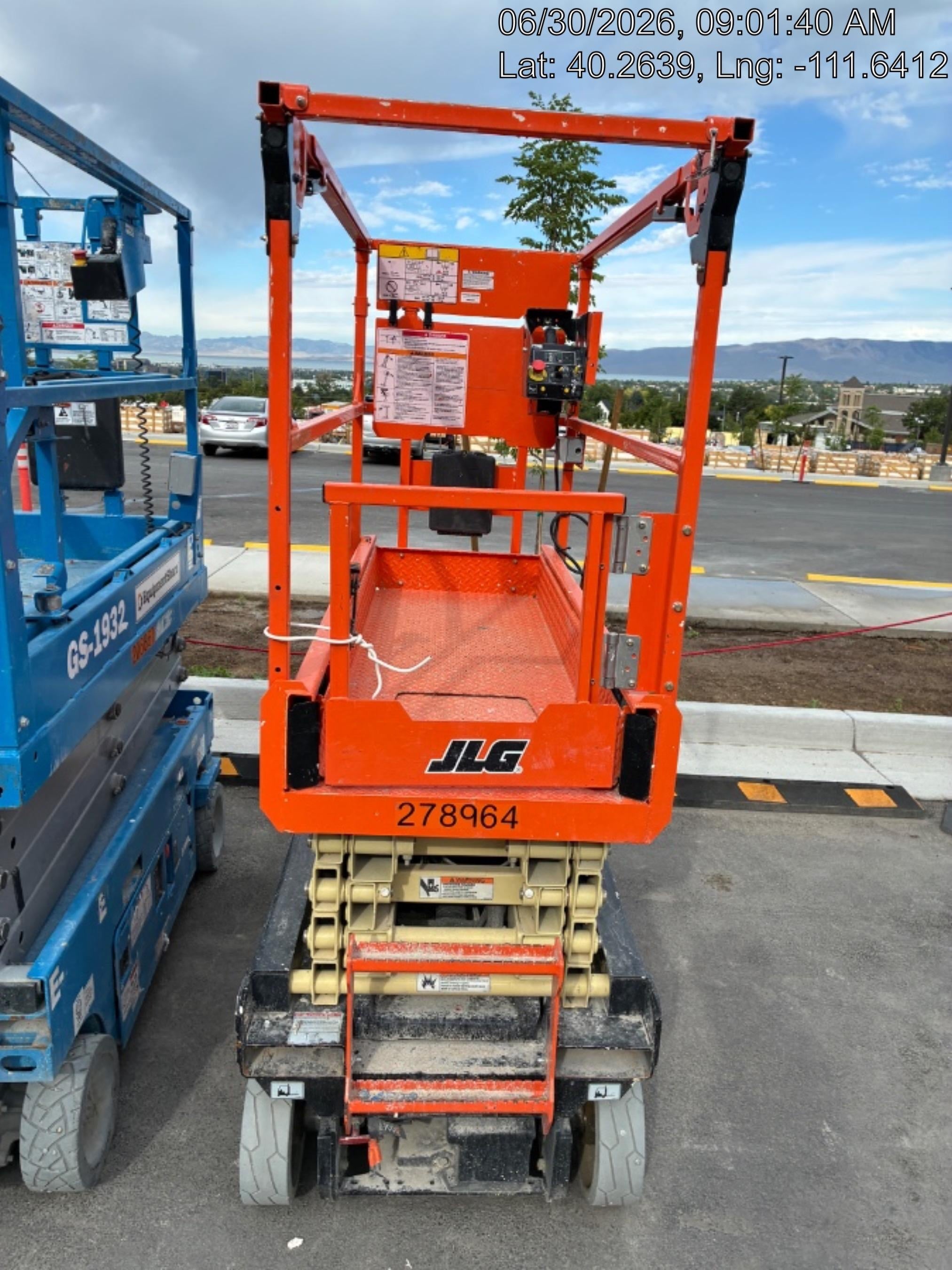 2022 JLG ES1932