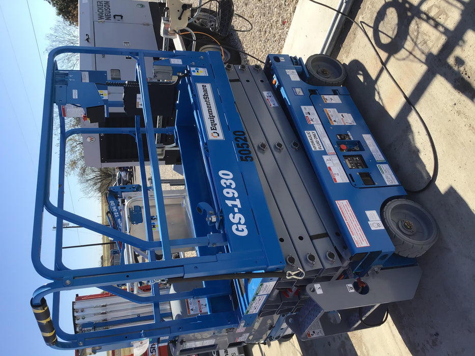 2019 Genie GS-1930 Fixed Rails with Chain Entry