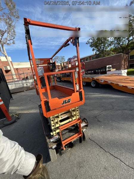 2023 JLG ES1932