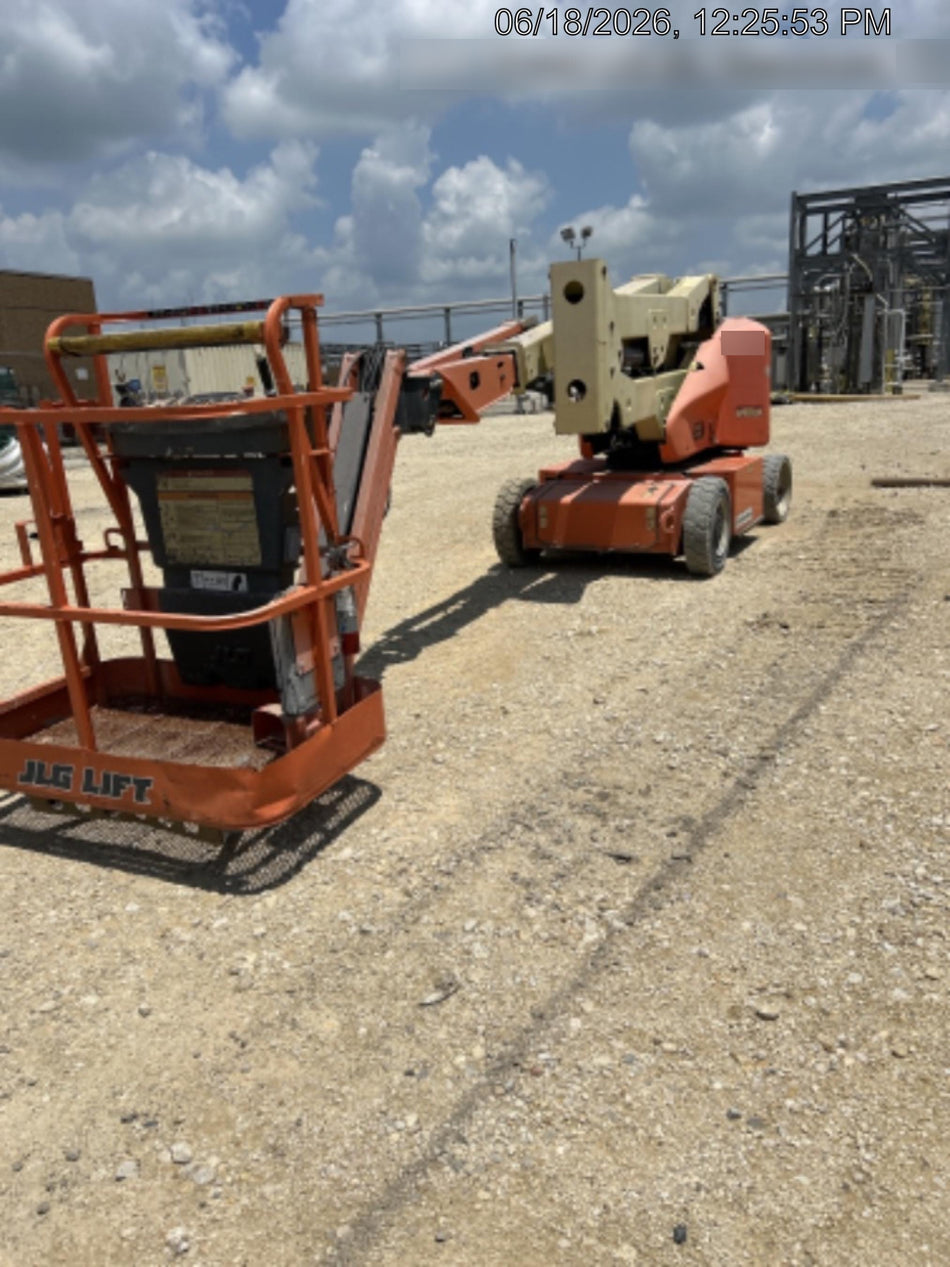 2019 JLG E400AJPN