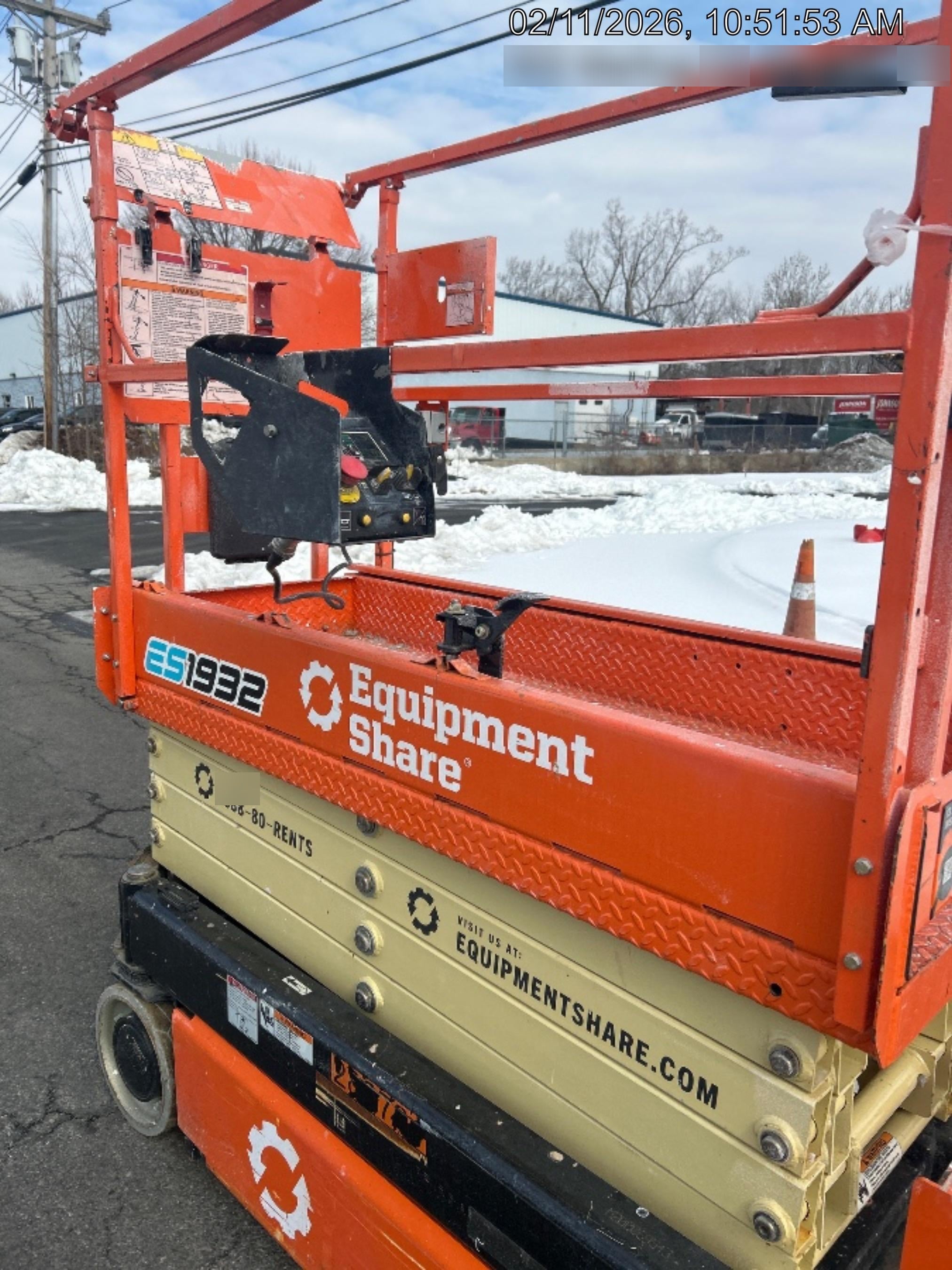 2022 JLG ES1932