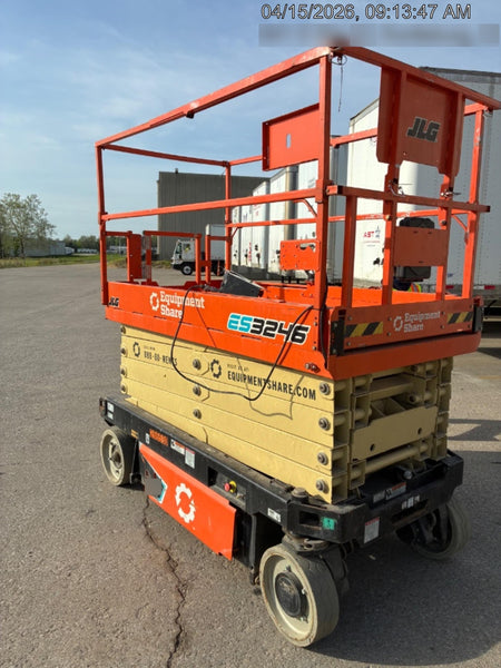 2022 JLG ES3246