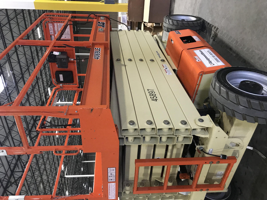 2019 JLG 4069LE Solid Non Marking Tires, Rotating Beacon