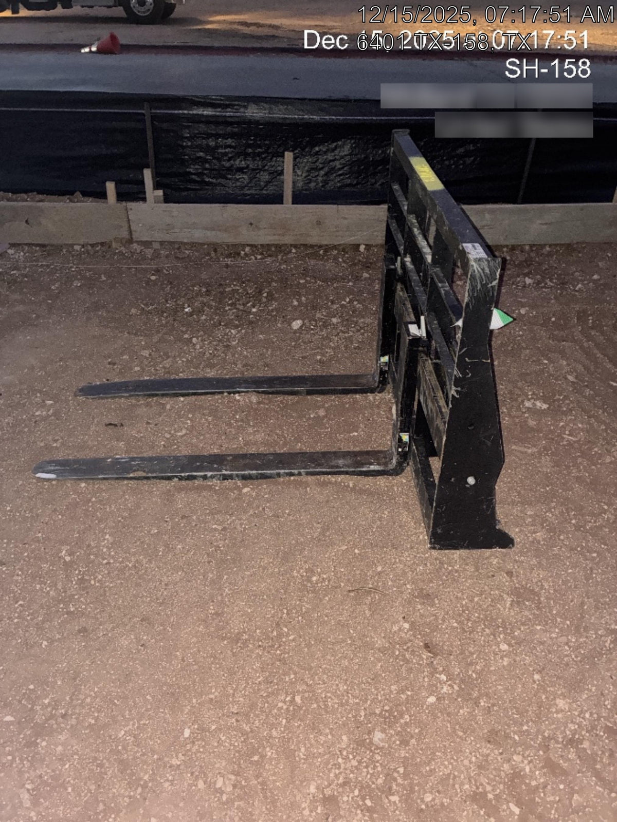 2025 ARROW MATERIAL HANDLING 48" Pallet Forks - Arrow