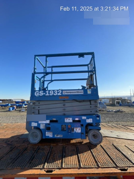 2021 GENIE GS-1932
