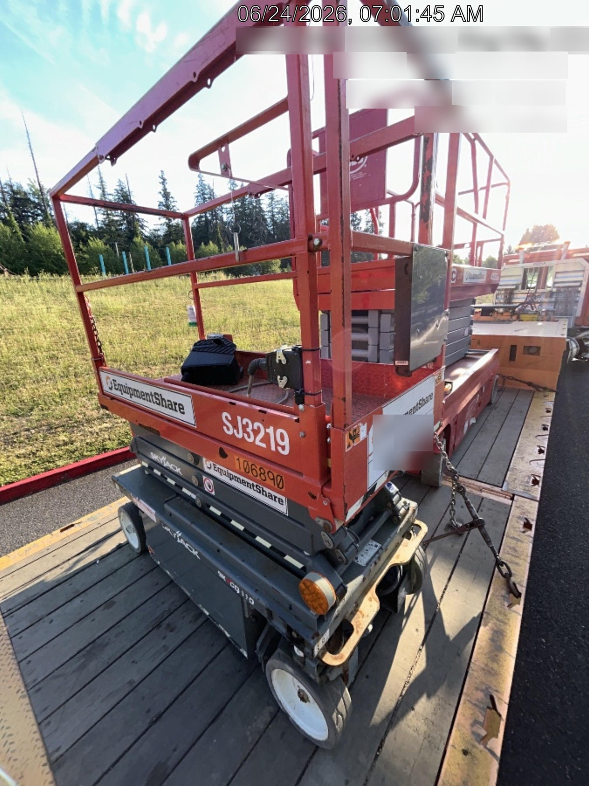 2020 Skyjack SJIII-3219 Solid NM Tires, Half height spring hinged entry gate, Dual Beacons, 800W Inverter