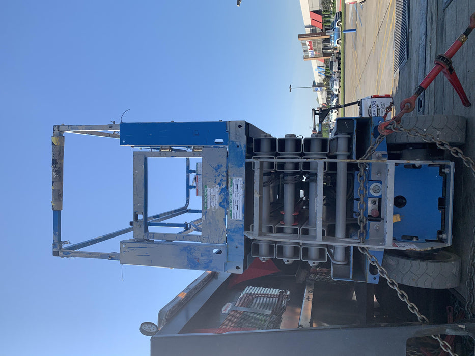 2019 Genie GS-2632 Folding rails with half height swing gate