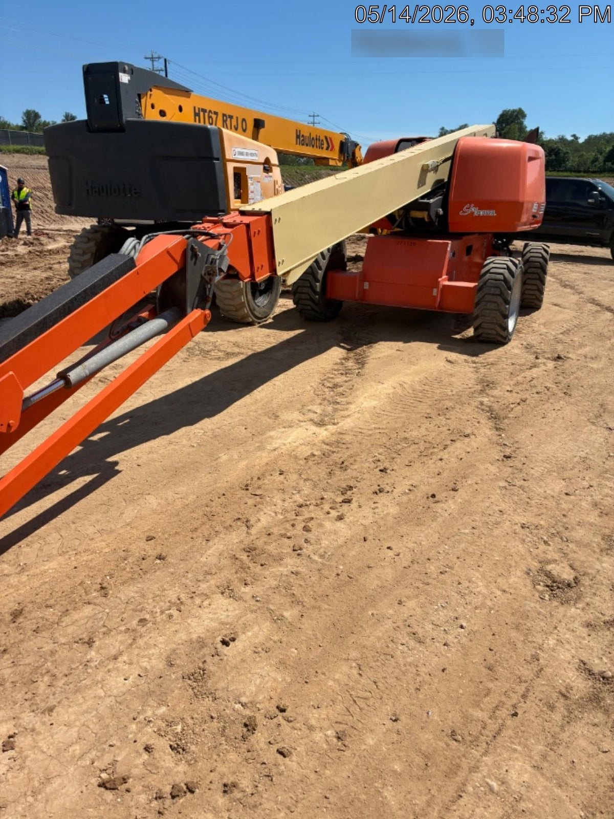 2022 JLG 660SJ