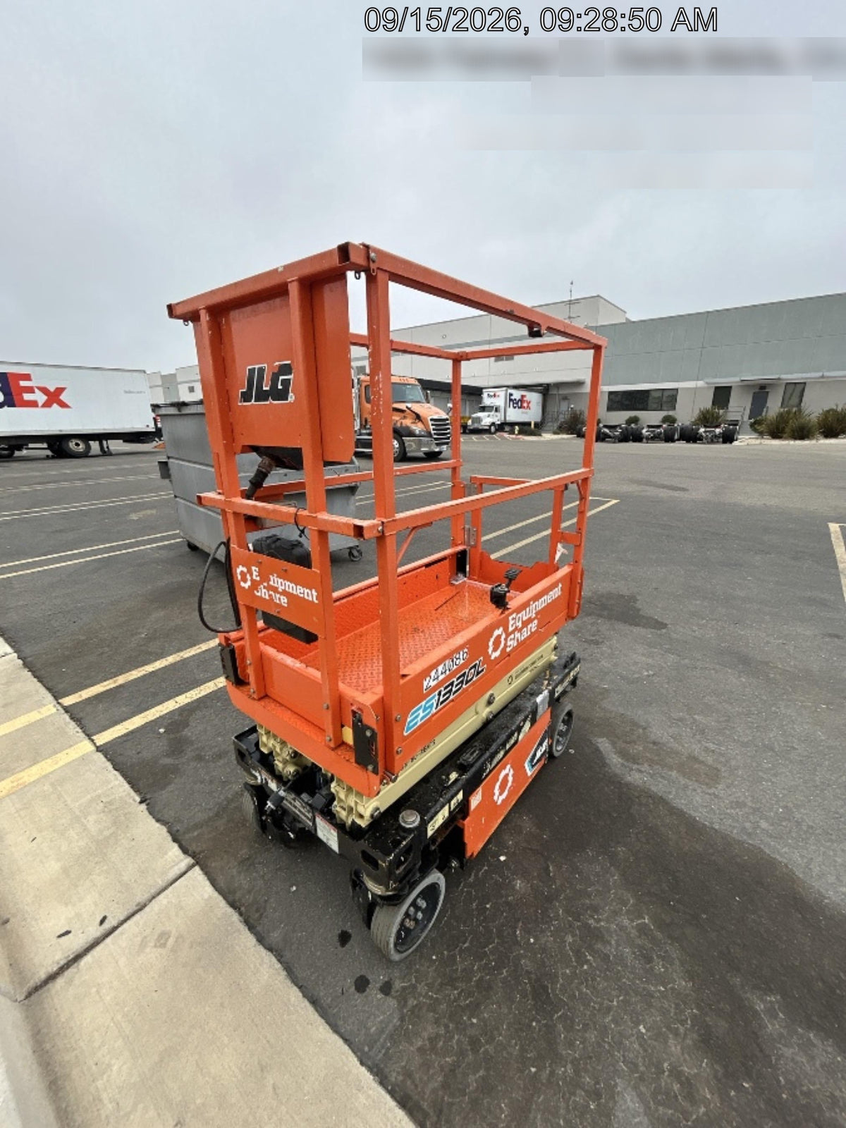 2022 JLG ES1330L