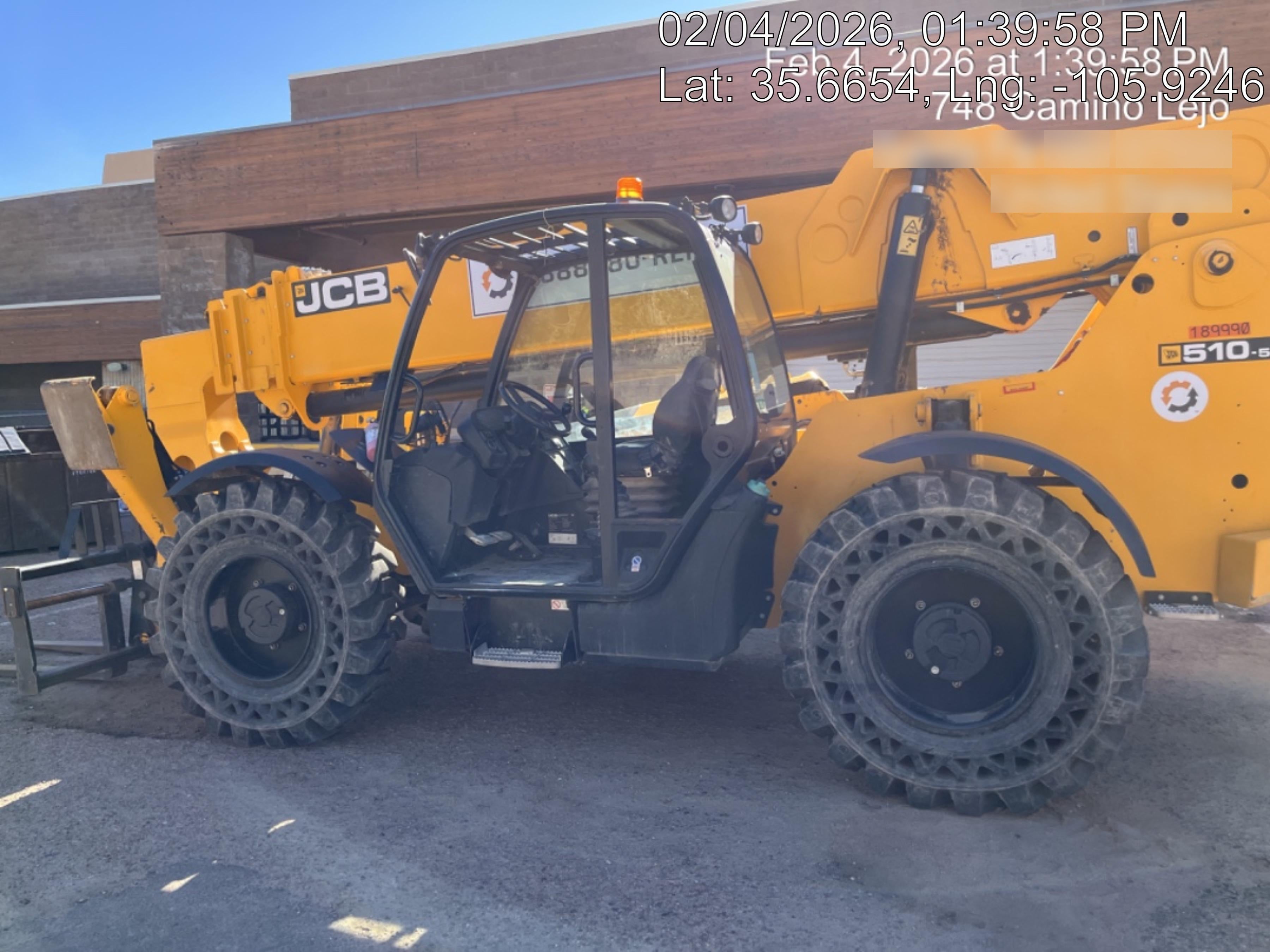 2021 JCB 510-56