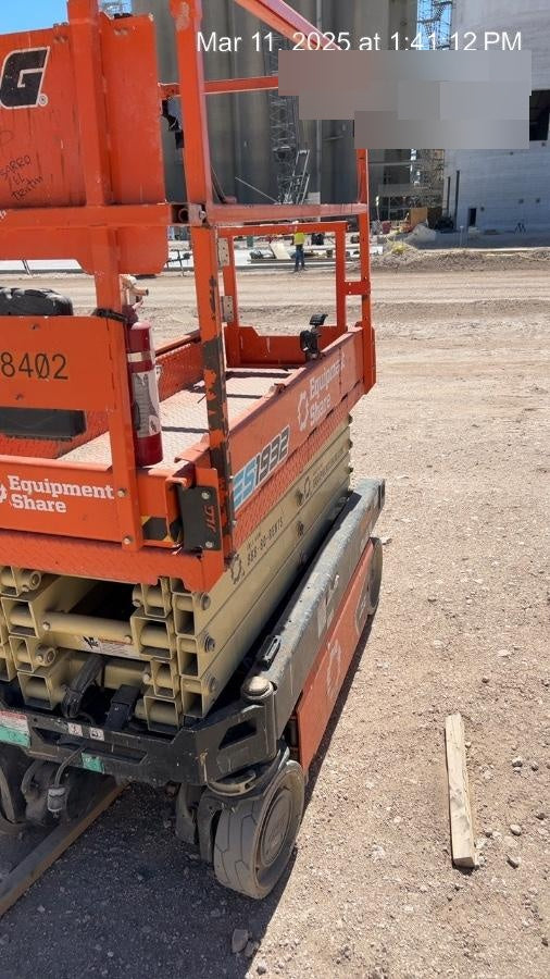 2022 JLG ES1932