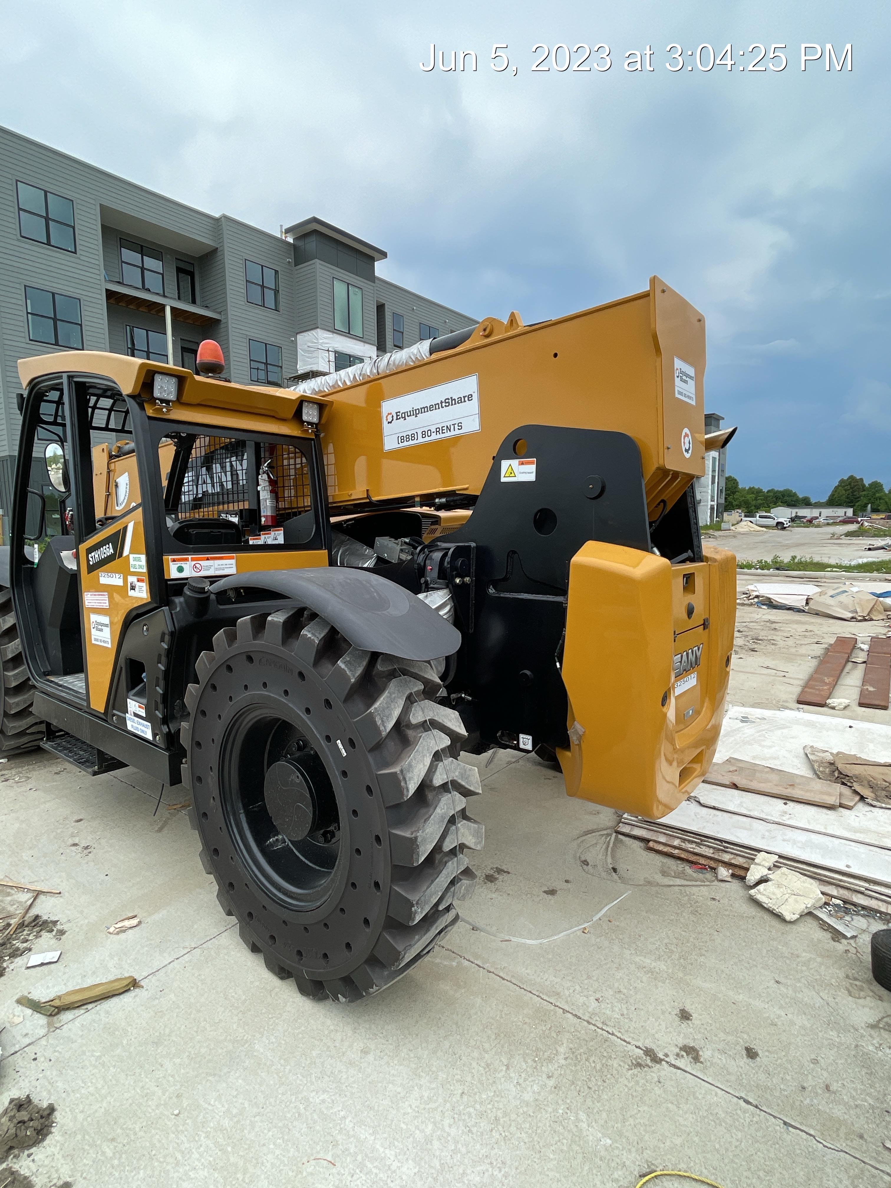 2023 SANY STH1056