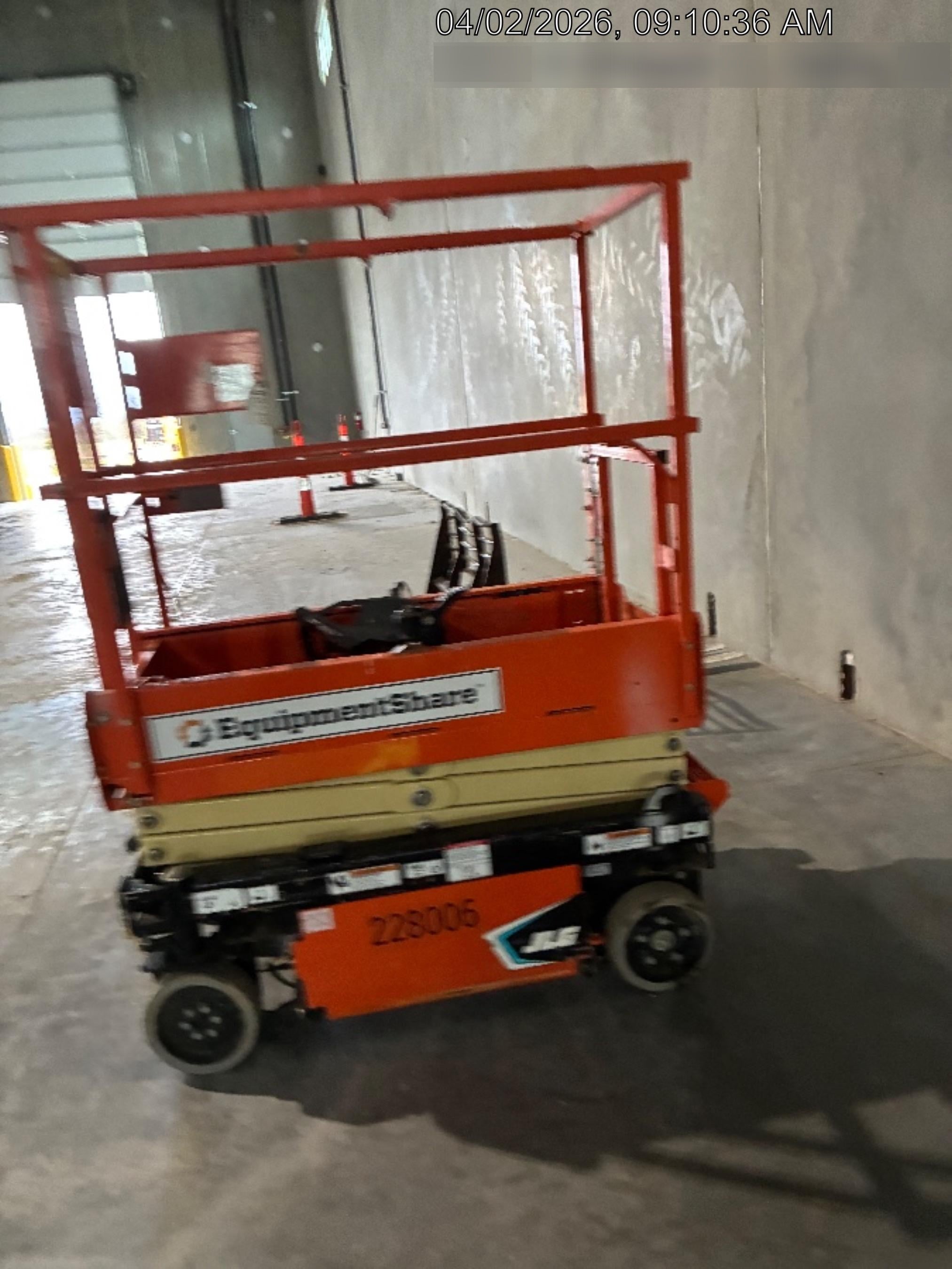 2022 JLG ES1330L