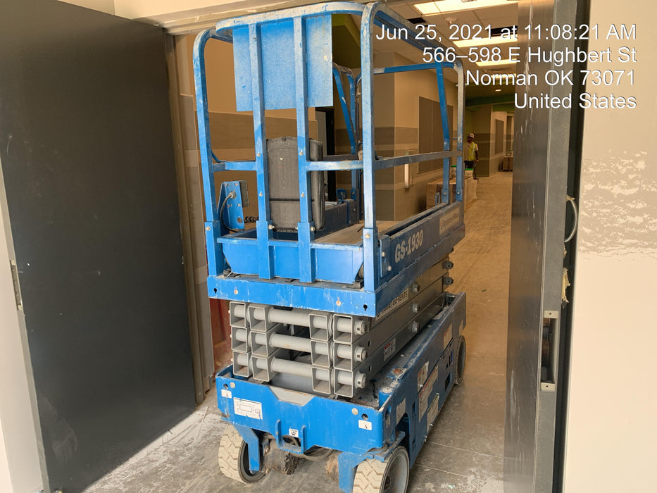 2019 Genie GS-1930 Fixed rails with chain Entry