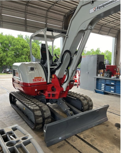 2024 TAKEUCHI TB250-2R