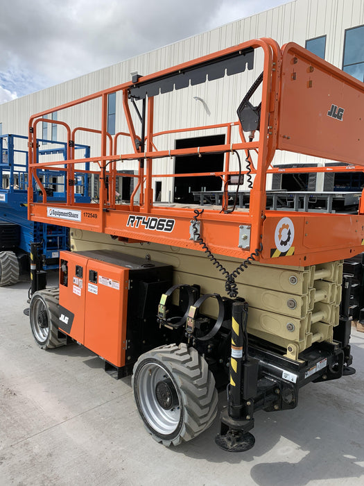 2021 JLG RT4069